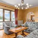 Semesterbostad Anzici Cr
